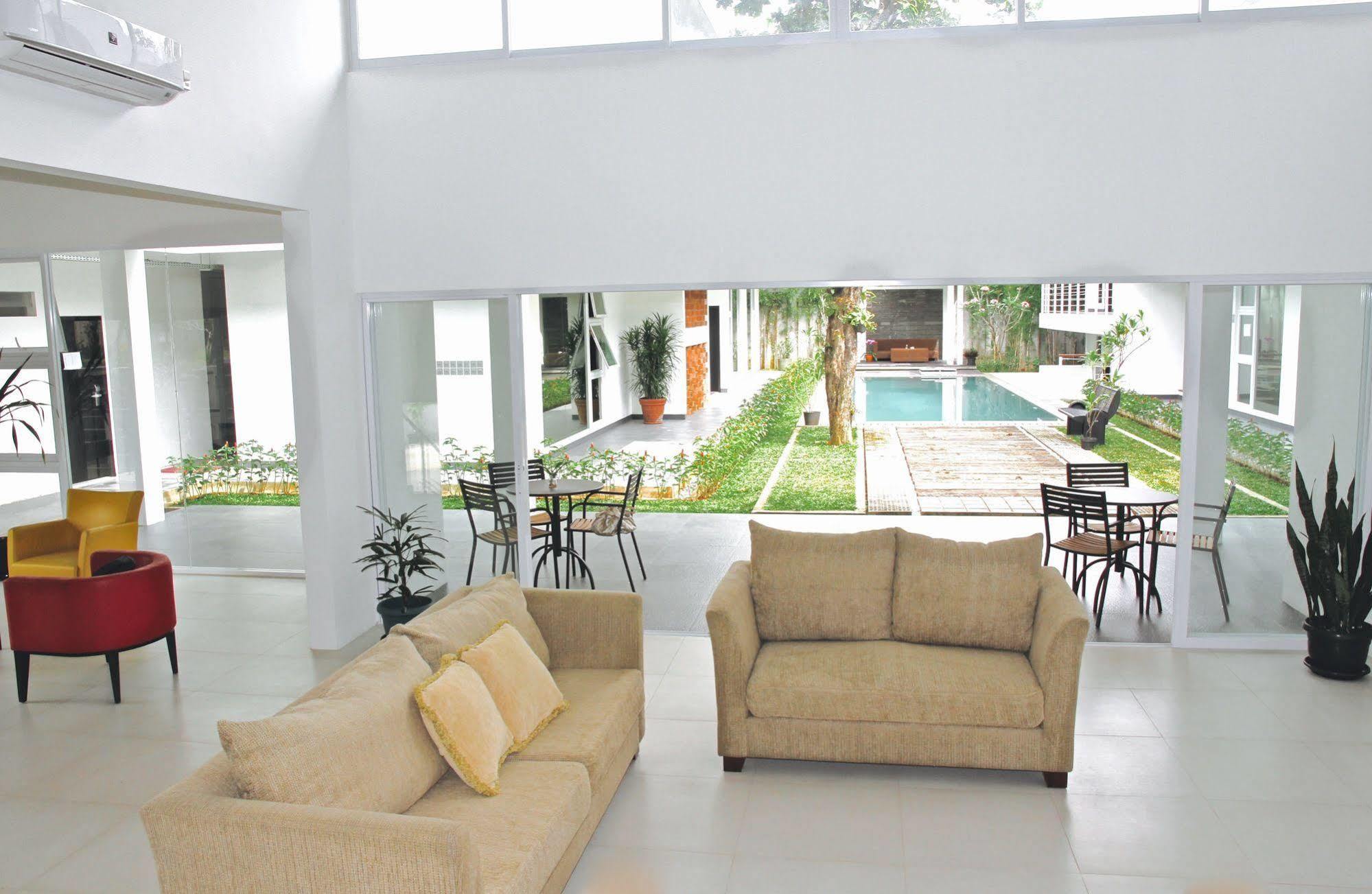 Ampera Avenue Residence Jakarta Buitenkant foto